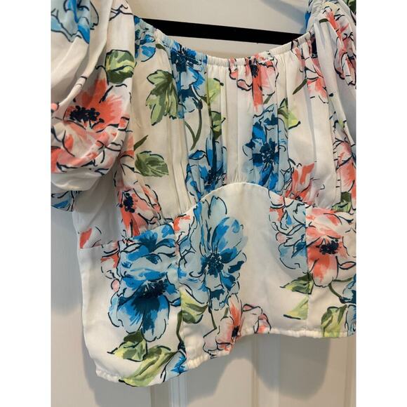 Abercrombie & Fitch size medium white and floral top - Picture 3 of 8
